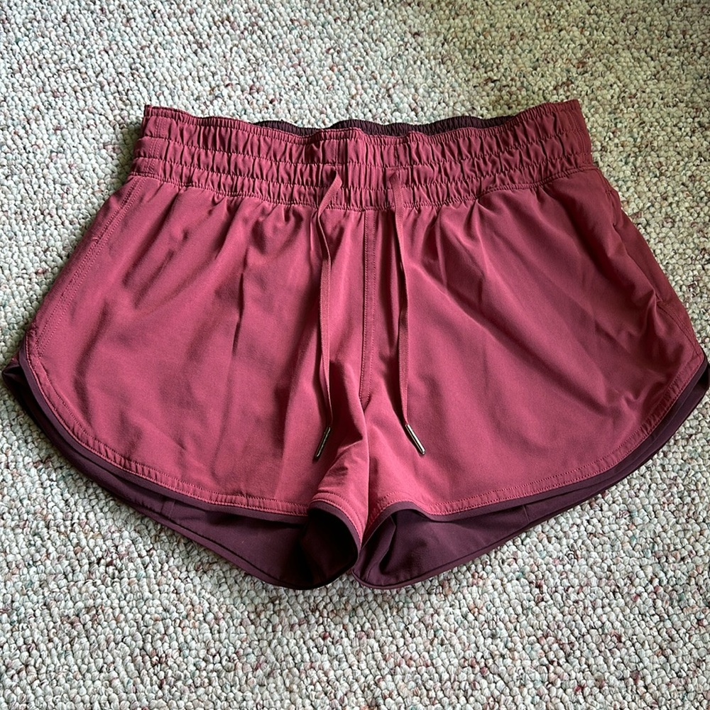 Lululemon Tracker Short Reversible - image 1